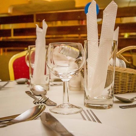 Eland Safari Hotel Nyeri Eksteriør bilde